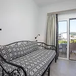 Mando Living -faliraki Apartmanhotel