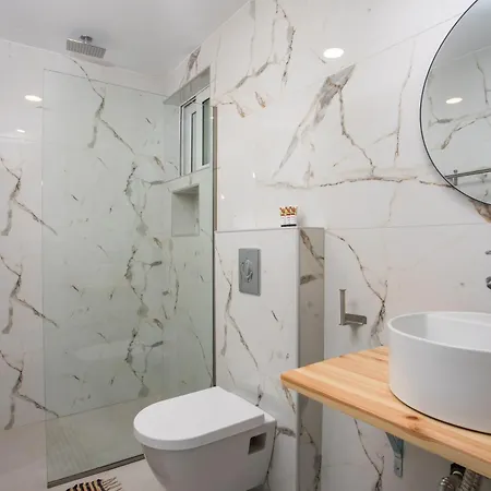 Mando Living -faliraki Apartmanhotel
