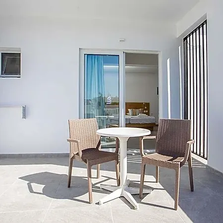 Mando Living -faliraki 3*