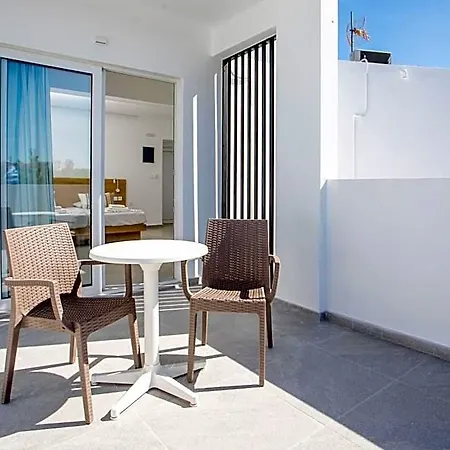 Mando Living -faliraki Aparthotel