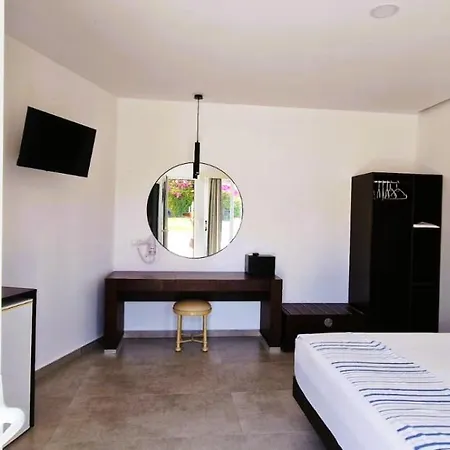 Mando Living -faliraki Apartmanhotel