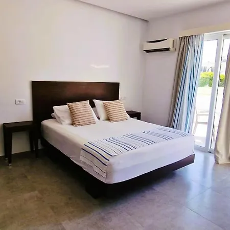 Mando Living -faliraki Apartmanhotel 3*