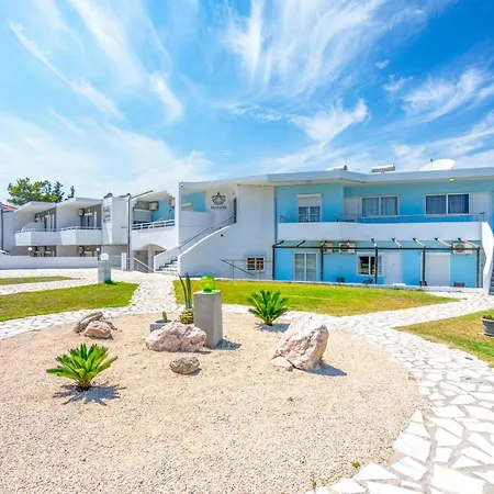 Mando Living -faliraki Lägenhetshotell 3*